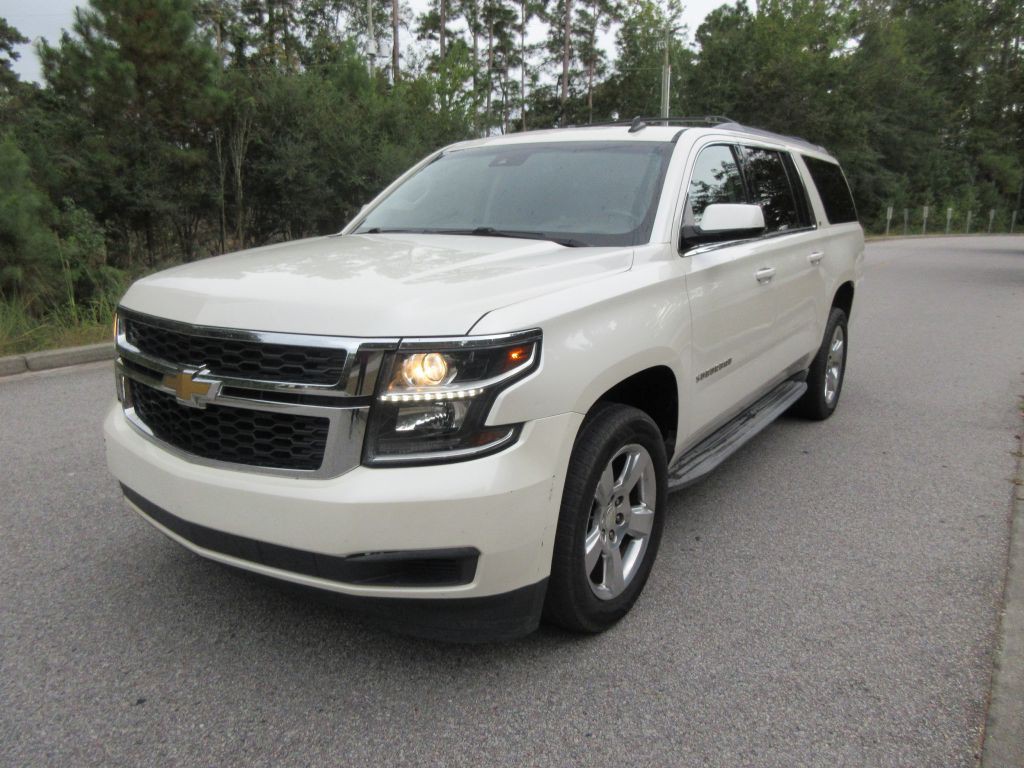 2015 Chevrolet Suburban Image 2