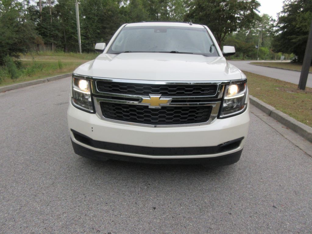 2015 Chevrolet Suburban Image 3