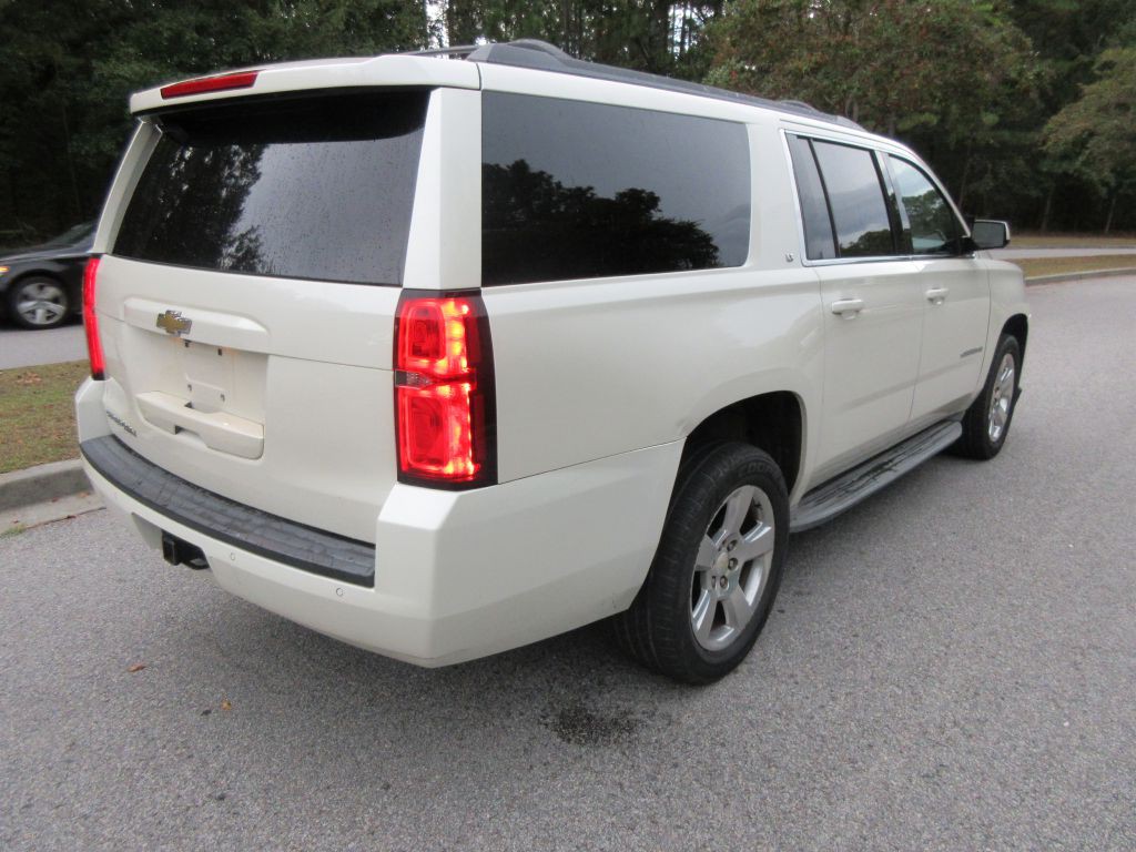 2015 Chevrolet Suburban Image 6