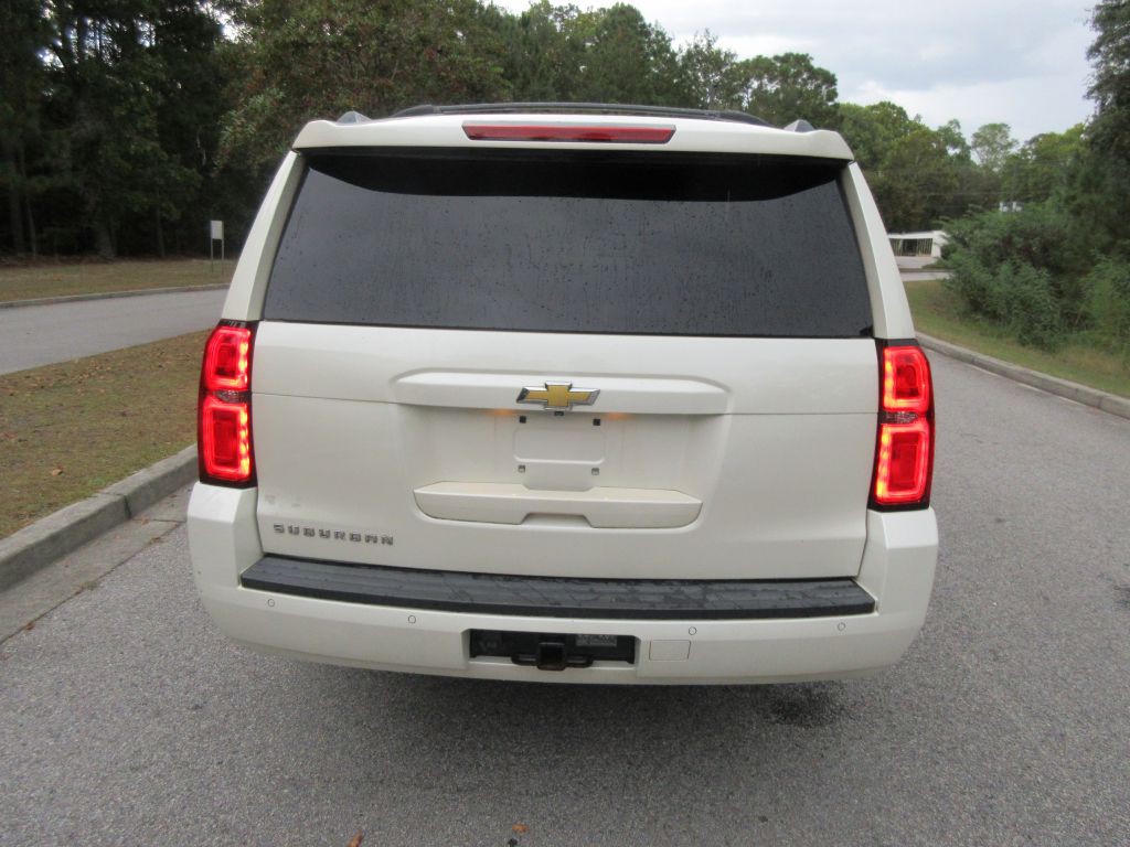 2015 Chevrolet Suburban Image 7