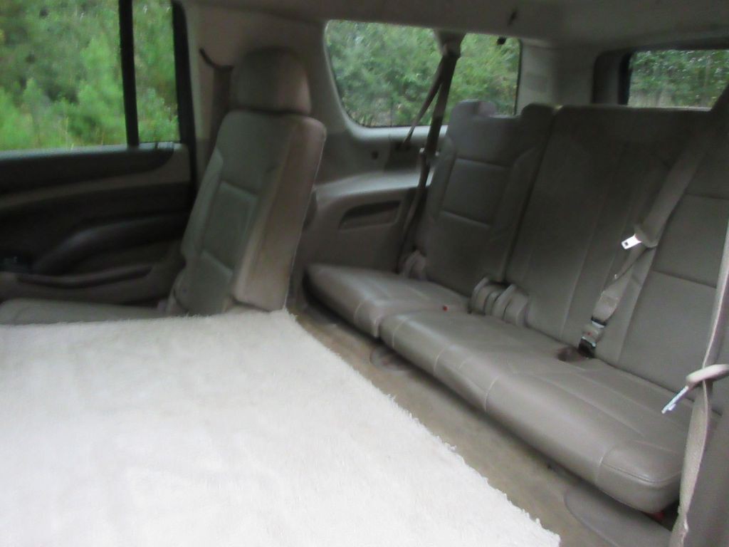 2015 Chevrolet Suburban Image 12