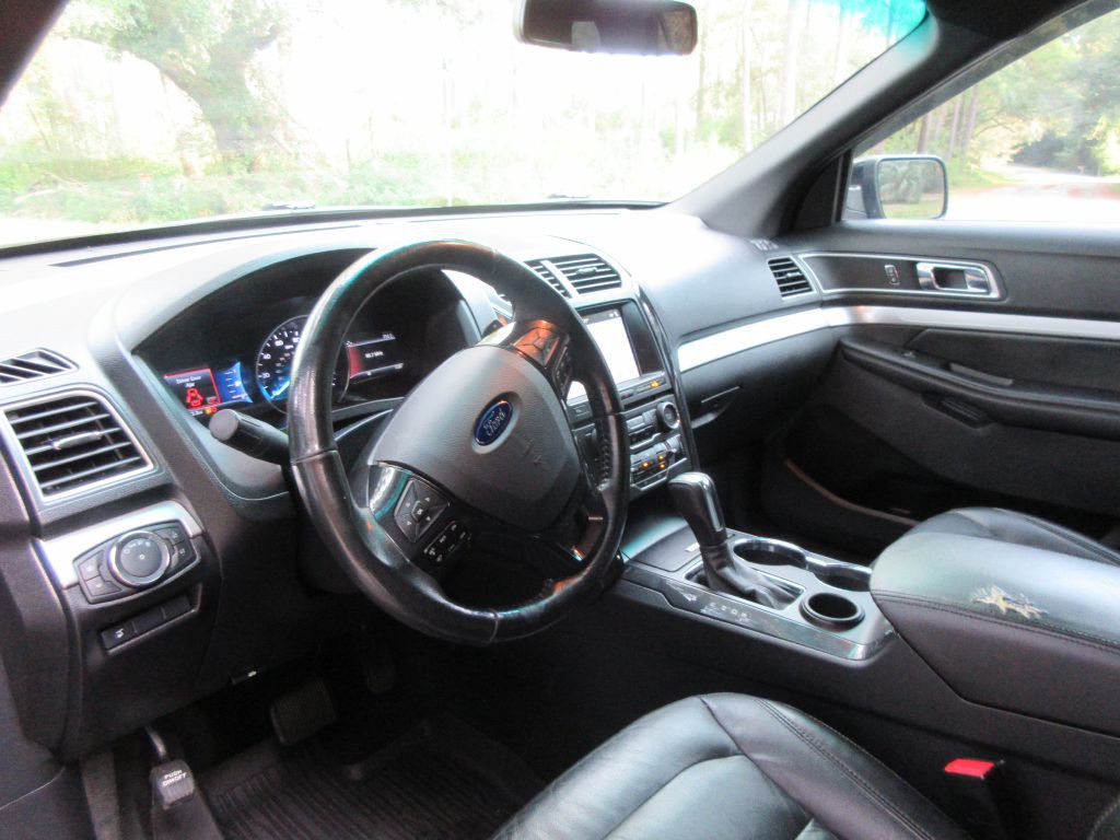 2017 Ford Explorer Image 9