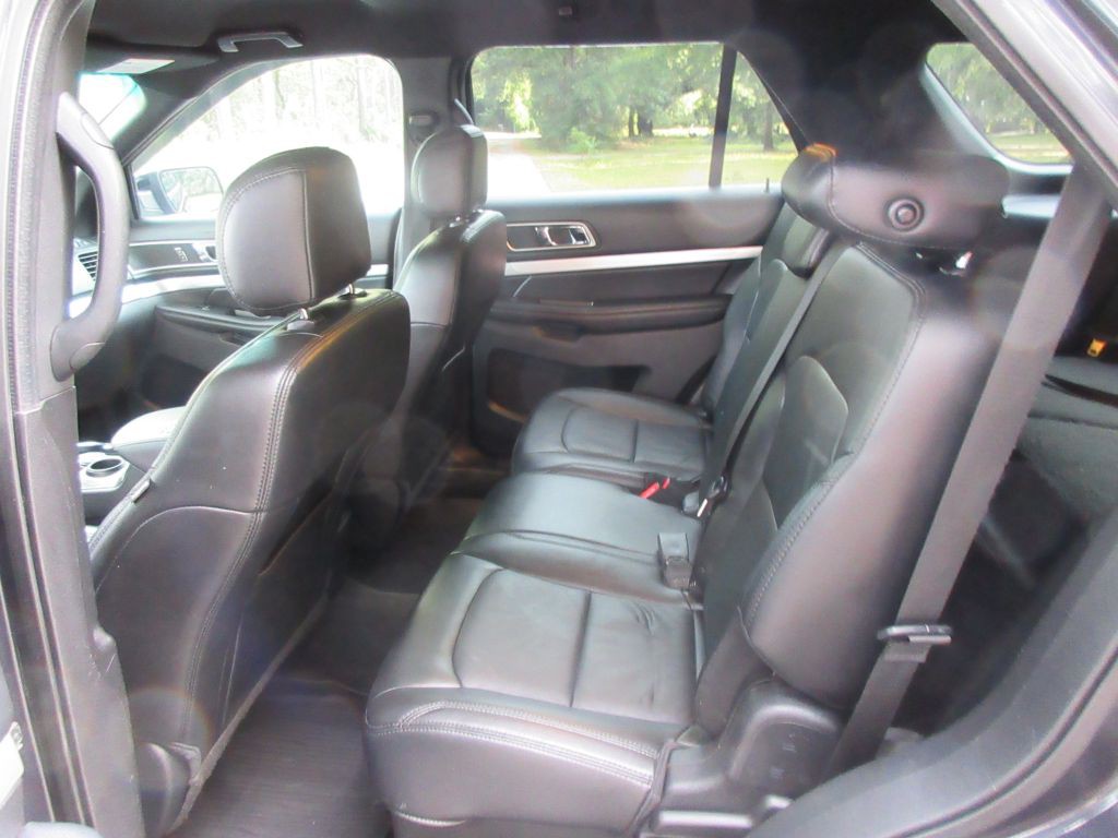 2017 Ford Explorer Image 11