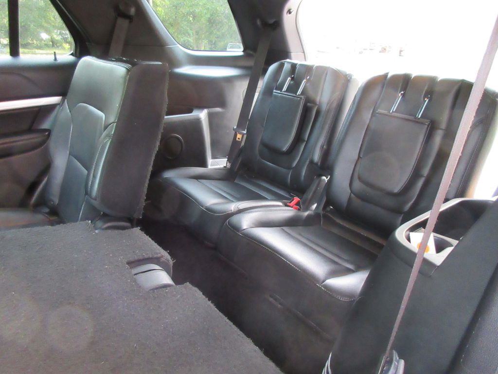 2017 Ford Explorer Image 12