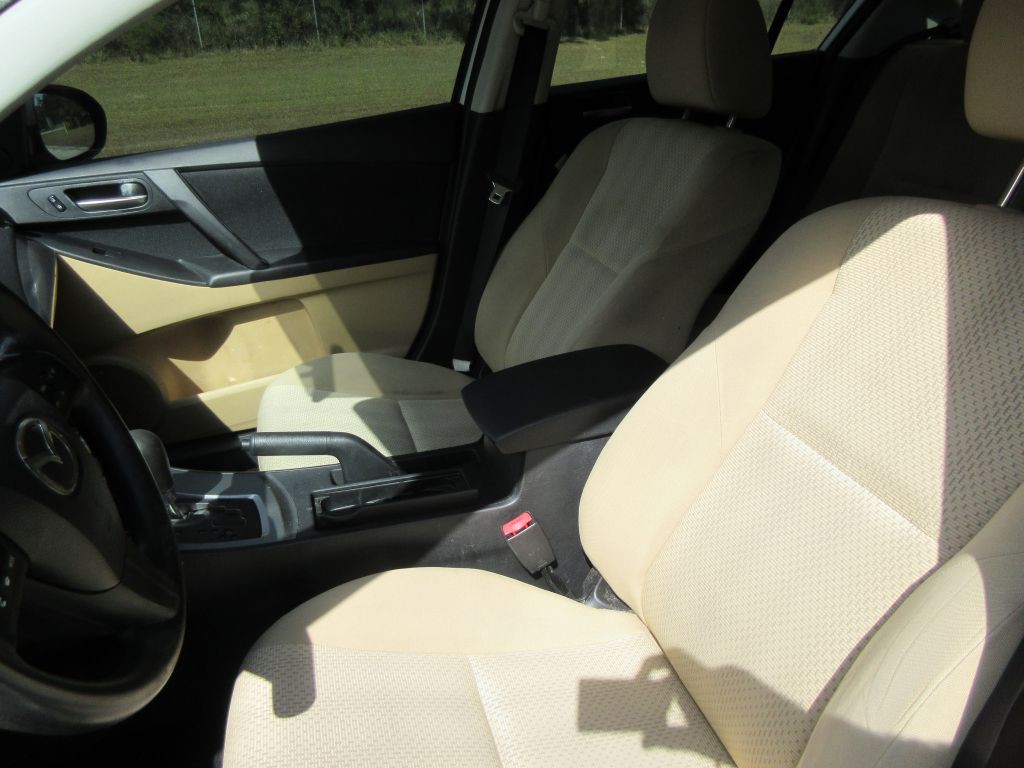 2010 Mazda Mazda3 Image 10