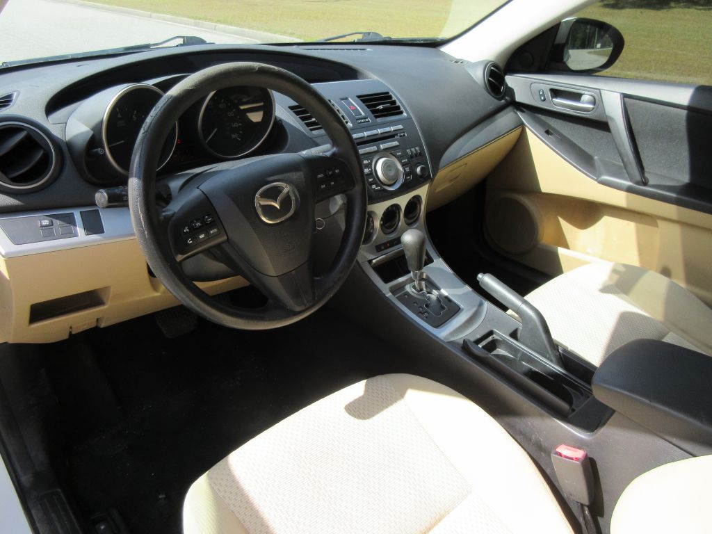 2010 Mazda Mazda3 Image 11