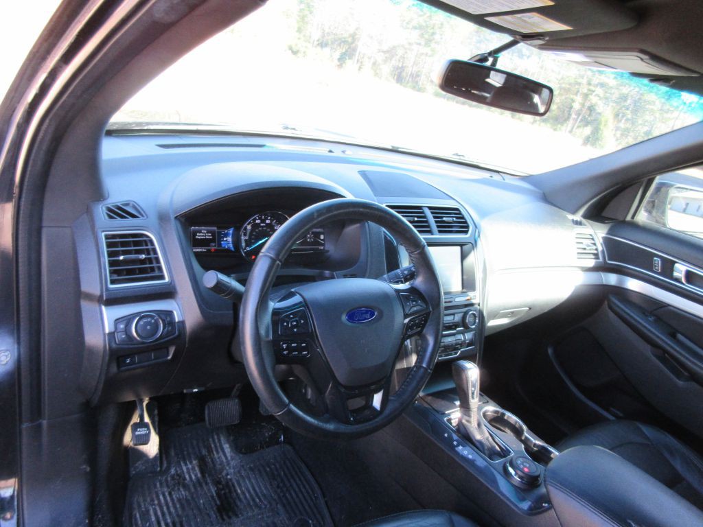 2016 Ford Explorer Image 9