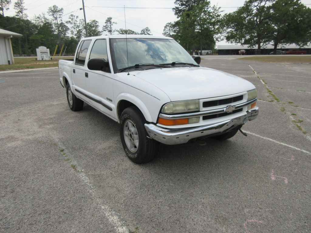 2002 Chevrolet S10 Image 3