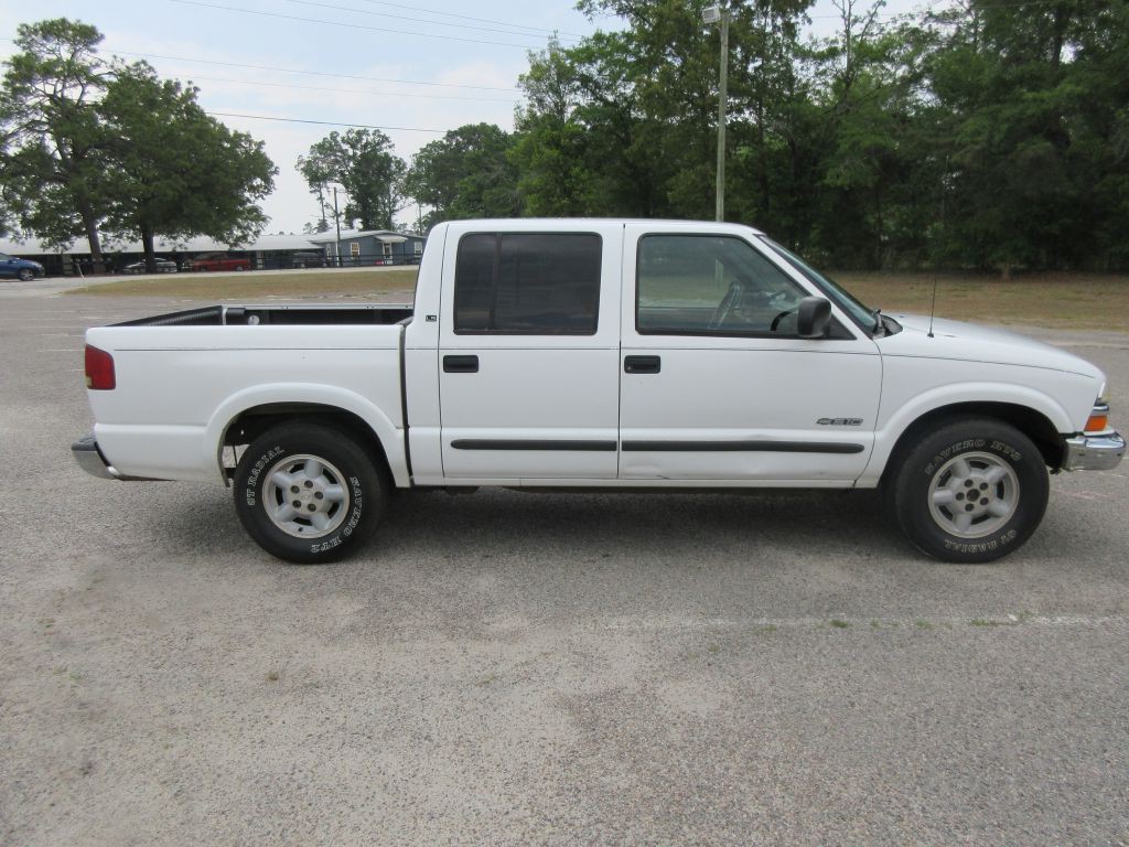 2002 Chevrolet S10 Image 4