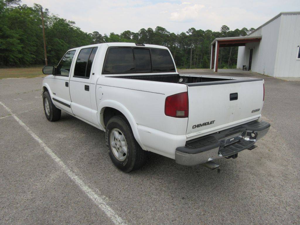 2002 Chevrolet S10 Image 7