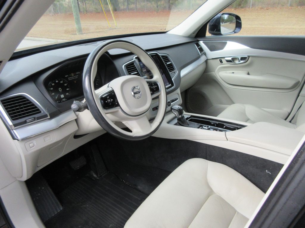 2016 Volvo XC90 Image 9