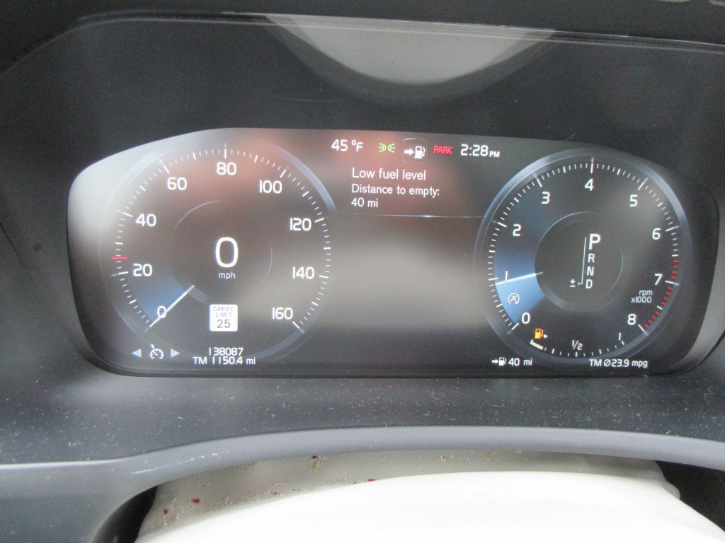 2016 Volvo XC90 Image 13