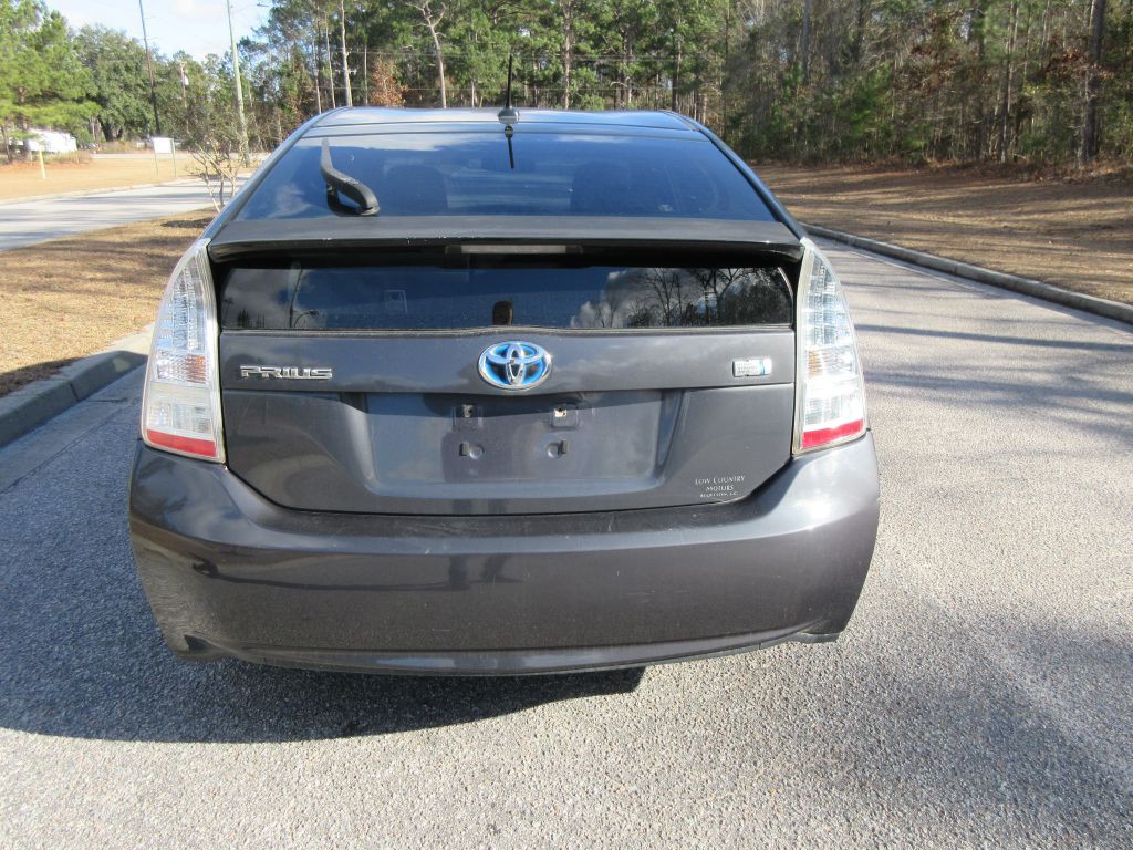 2010 Toyota Prius Image 2