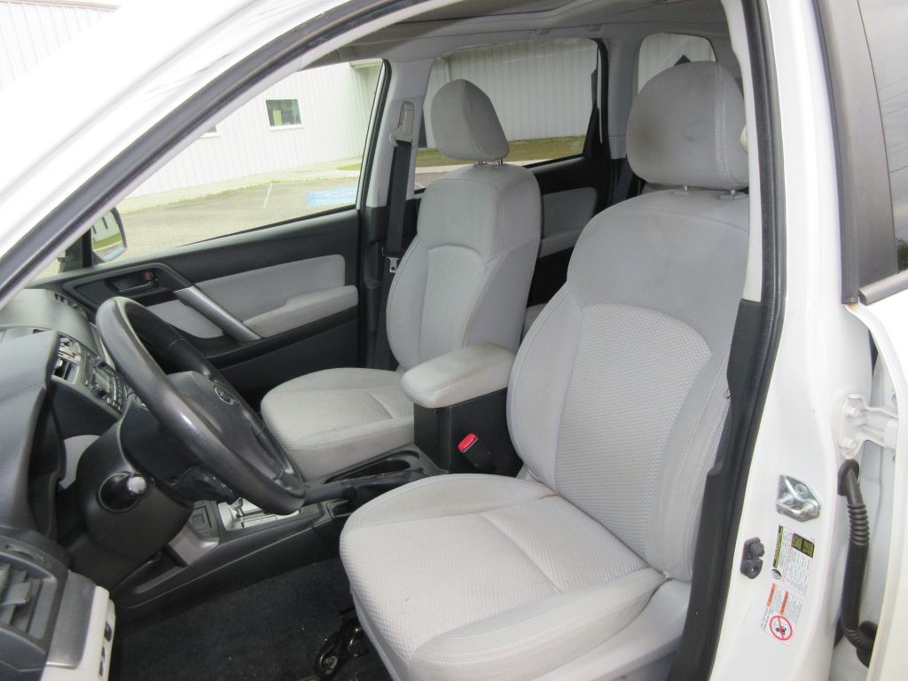 2014 Subaru Forester Image 10
