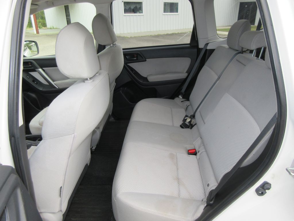 2014 Subaru Forester Image 11