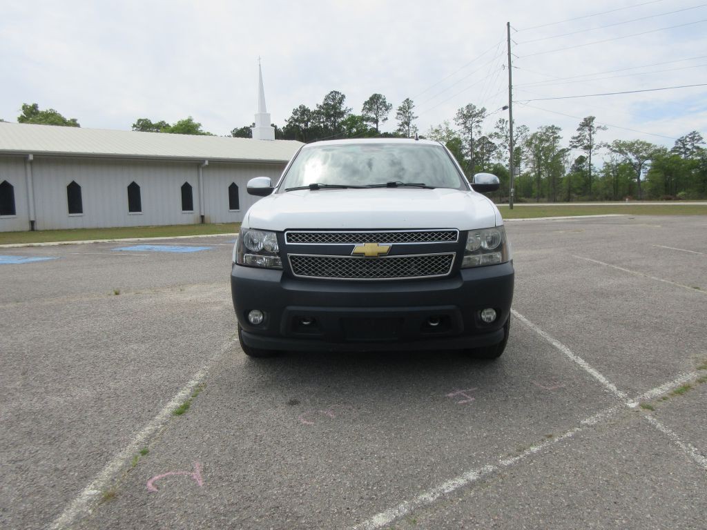 2013 Chevrolet Tahoe Image 2