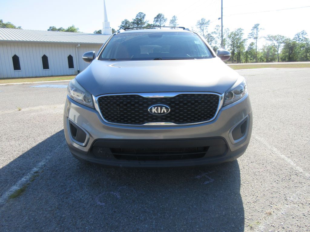 2016 Kia Sorento Image 2