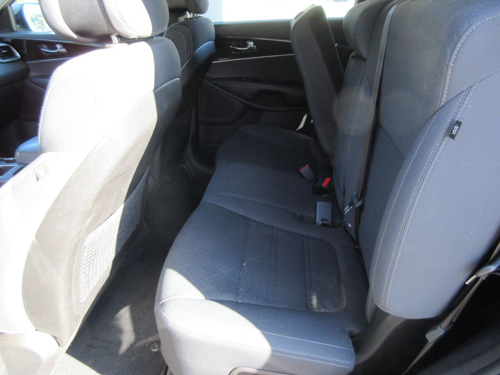 2016 Kia Sorento Image 10