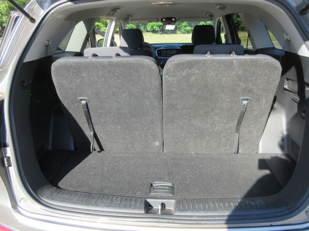 2016 Kia Sorento Image 12