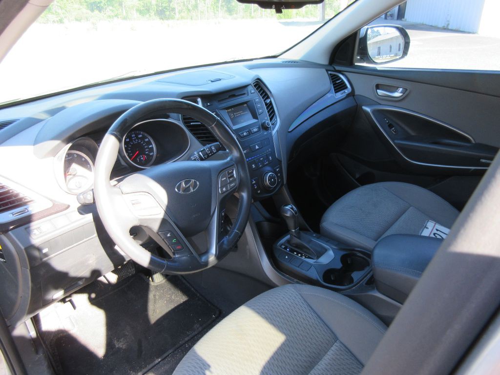 2014 Hyundai Santa Fe Image 8