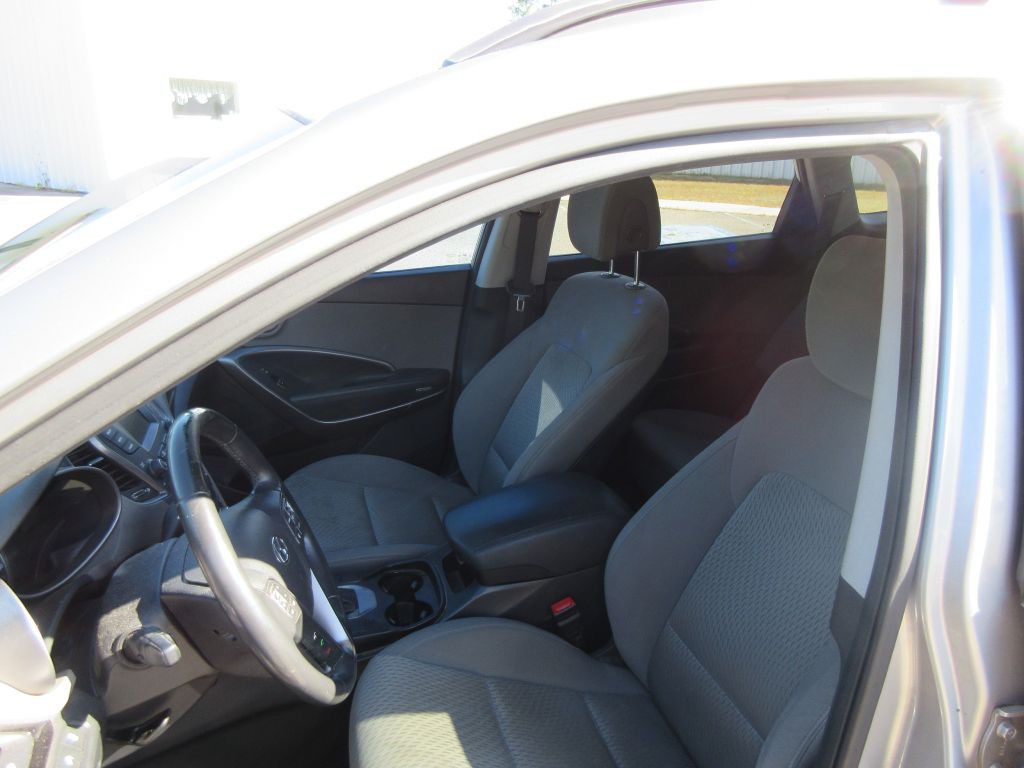 2014 Hyundai Santa Fe Image 10