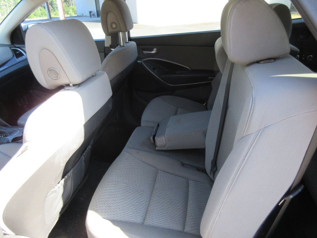2014 Hyundai Santa Fe Image 11
