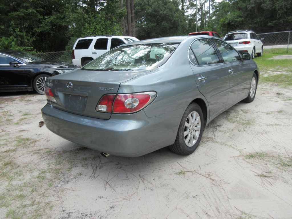 2002 Lexus ES Image 5