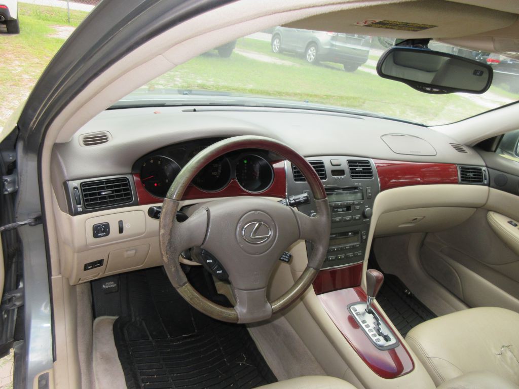 2002 Lexus ES Image 9