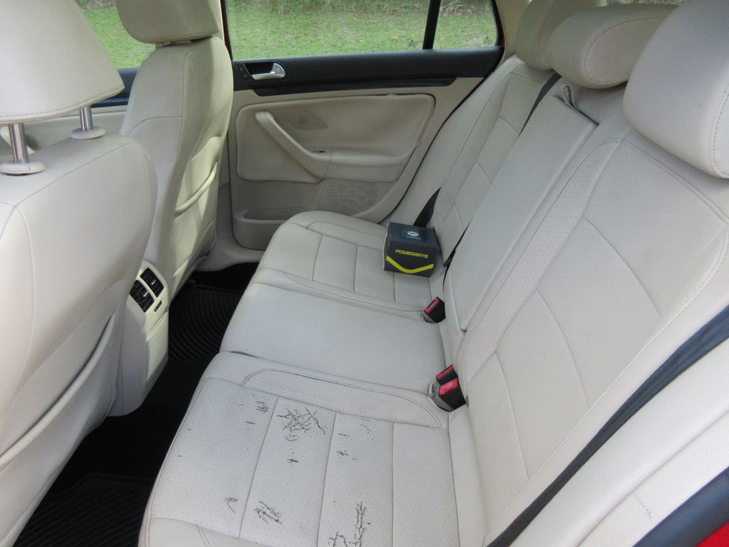 2011 Volkswagen Jetta Image 11