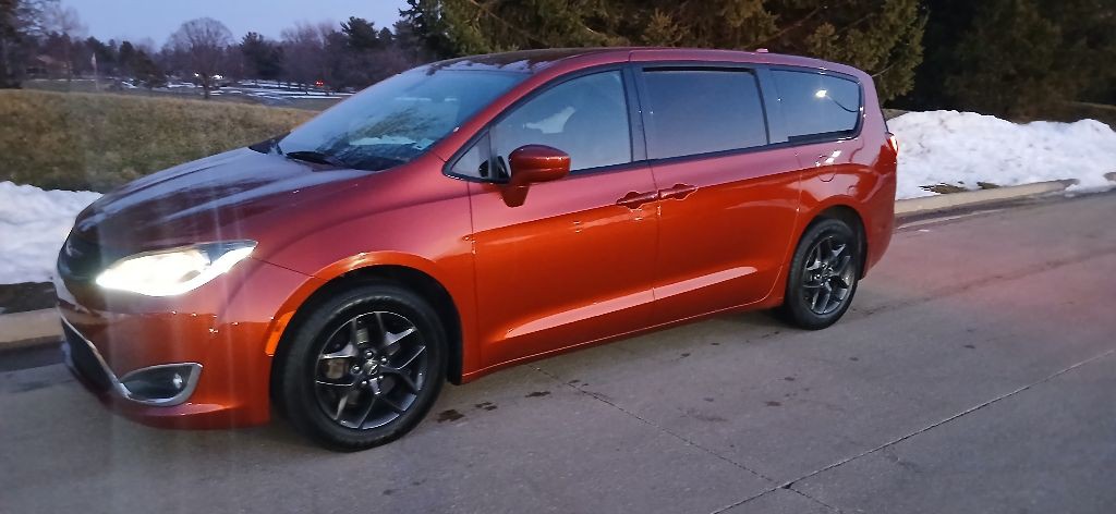 2018 Chrysler Pacifica Image 4