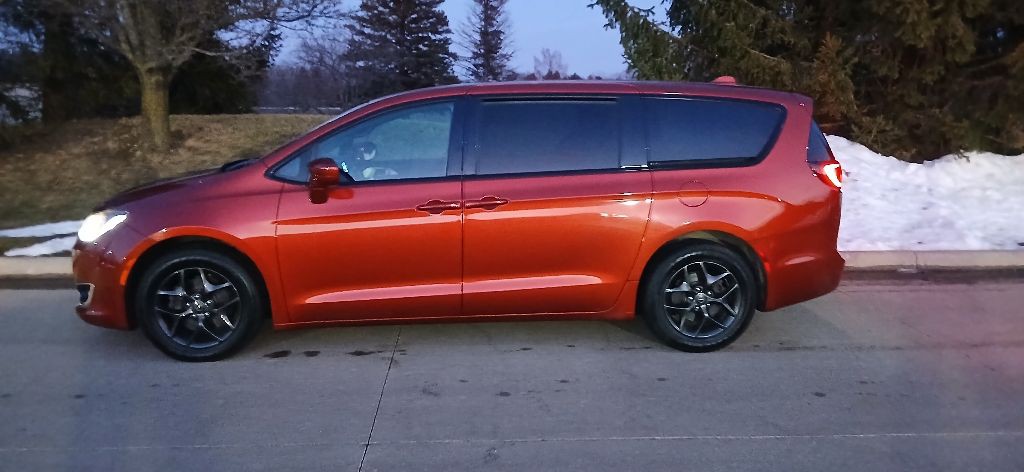 2018 Chrysler Pacifica Image 5