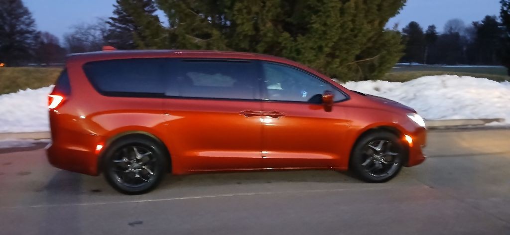 2018 Chrysler Pacifica Image 7
