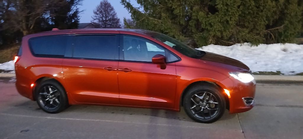 2018 Chrysler Pacifica Image 10