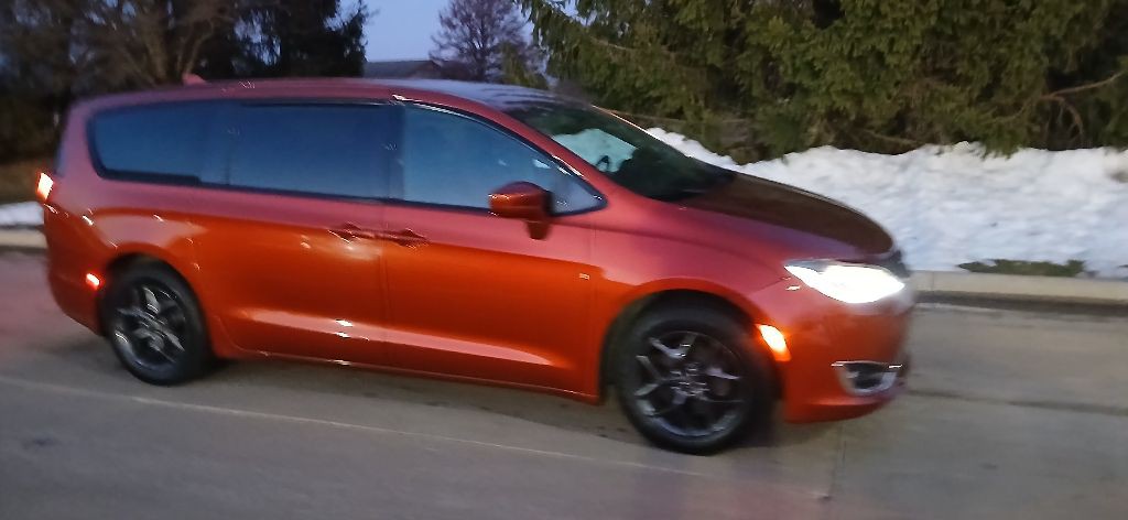 2018 Chrysler Pacifica Image 14
