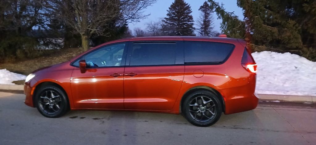 2018 Chrysler Pacifica Image 20
