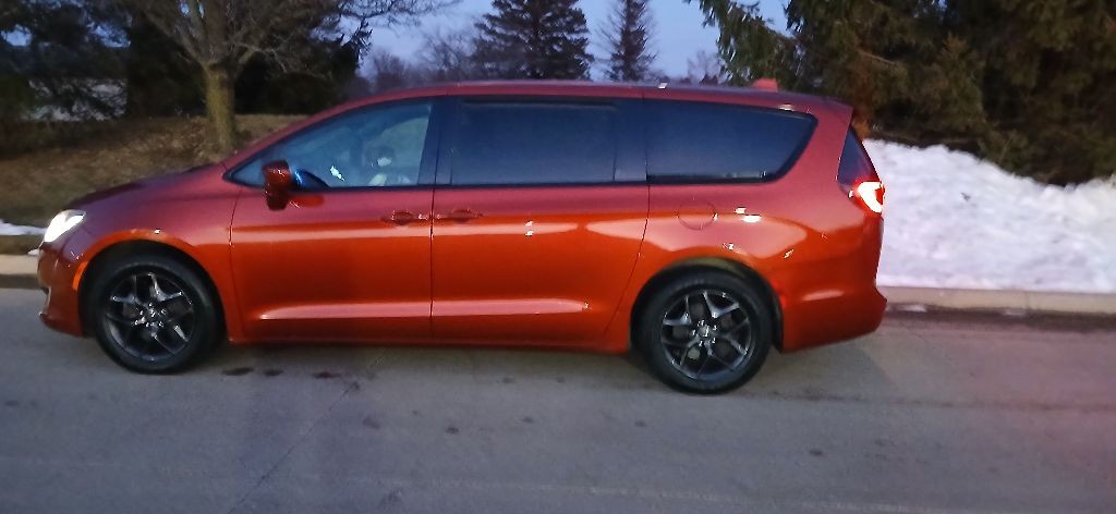 2018 Chrysler Pacifica Image 25