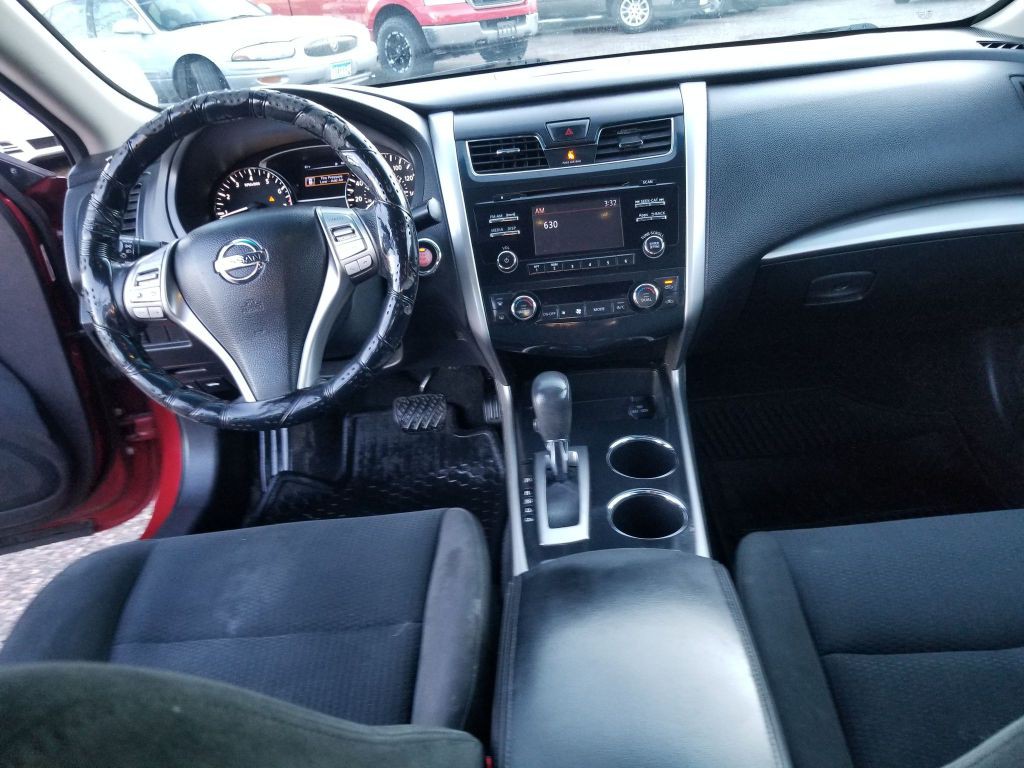2015 Nissan Altima Image 9
