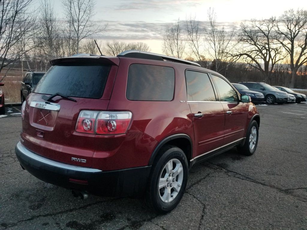 2009 GMC Acadia Image 2
