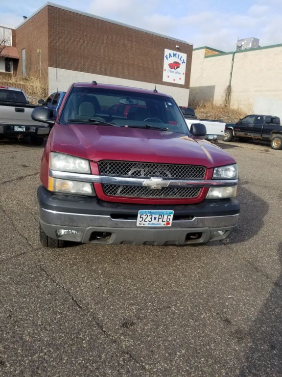 2004 Chevrolet Silverado 1500 Image 2