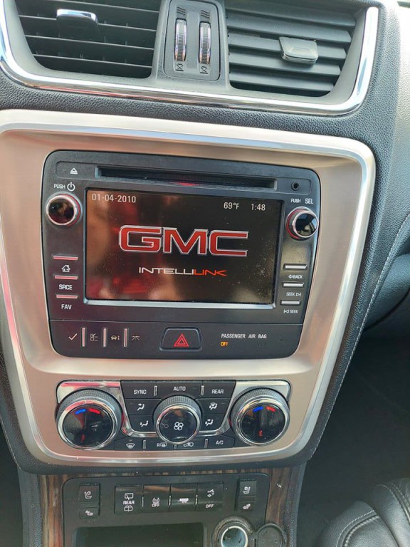2013 GMC Acadia Image 8
