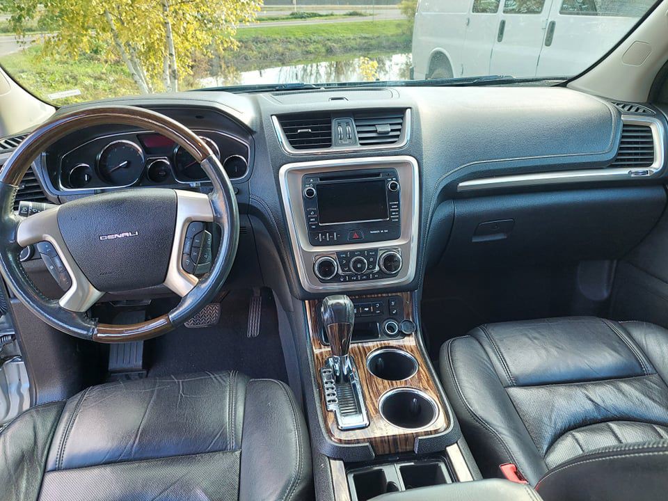 2013 GMC Acadia Image 9