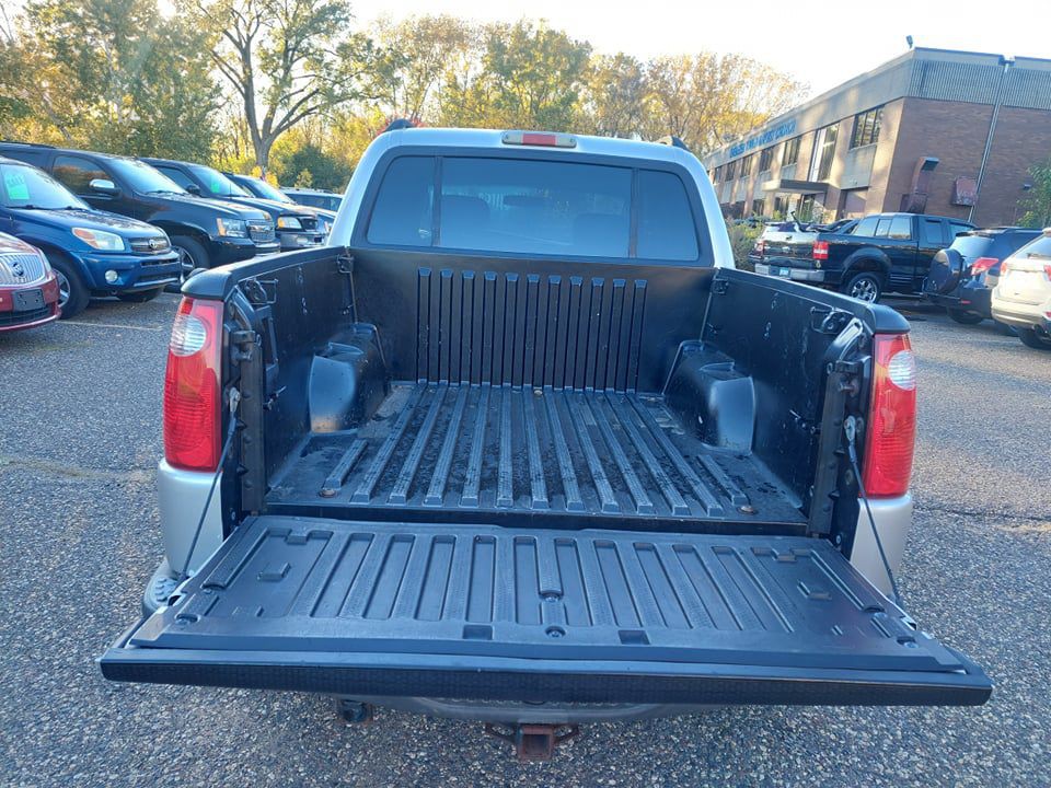 2005 Ford Explorer Image 3