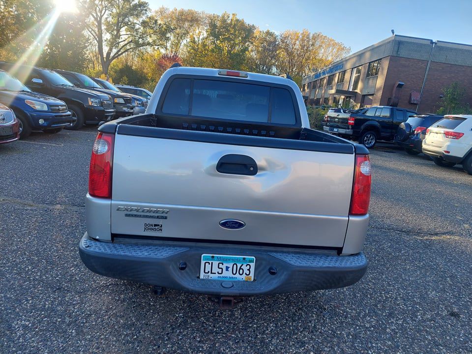 2005 Ford Explorer Image 4