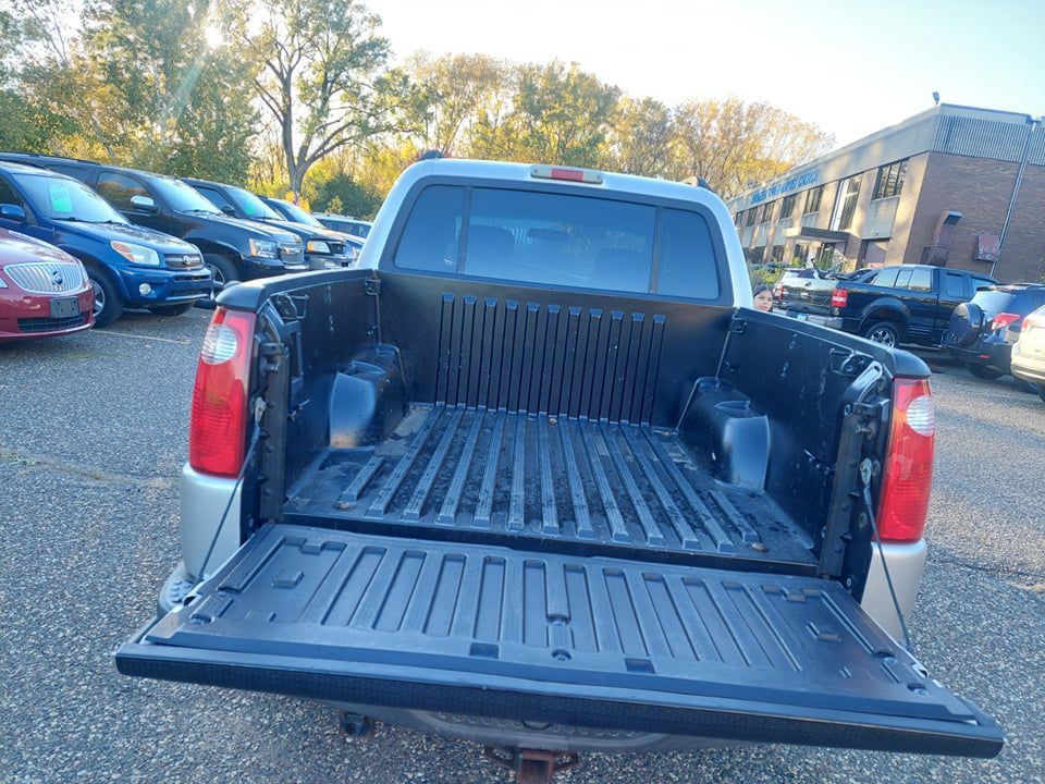 2005 Ford Explorer Image 29