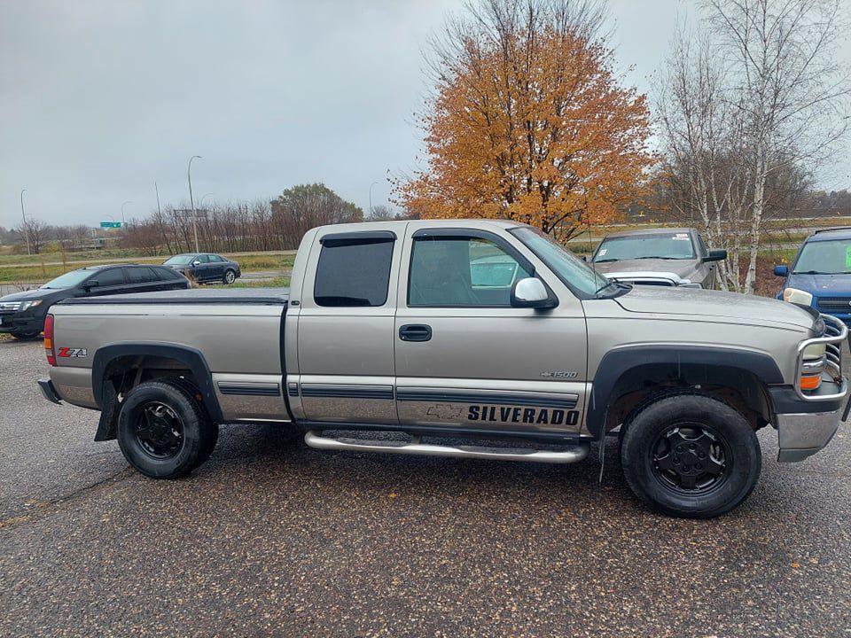 2002 Chevrolet Silverado 1500 Image 3