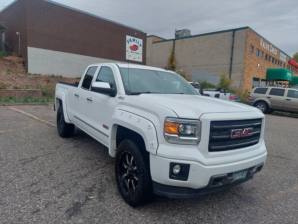 2014 GMC Sierra Image 2