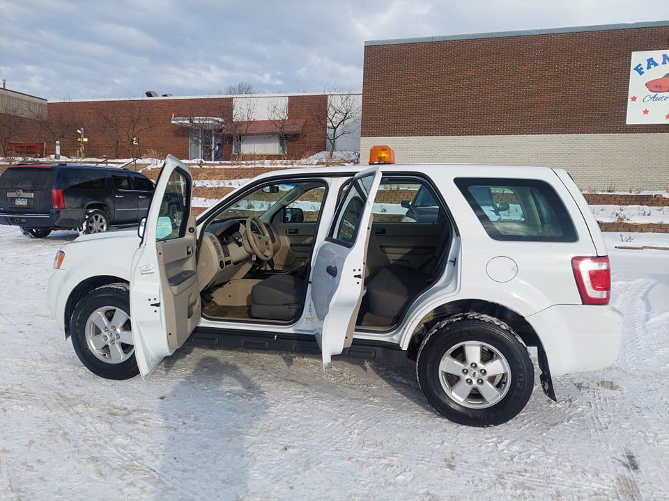 2011 Ford Escape Image 3