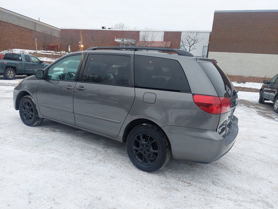 2005 Toyota Sienna Image 4