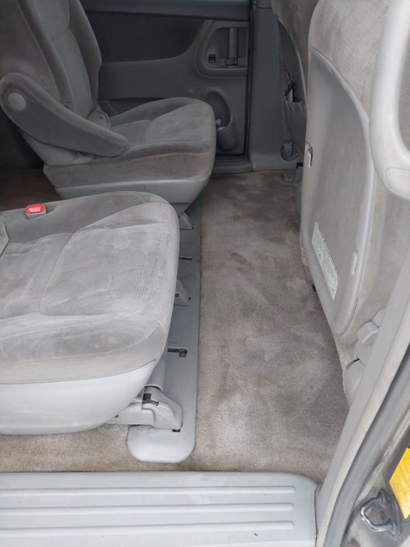 2005 Toyota Sienna Image 6