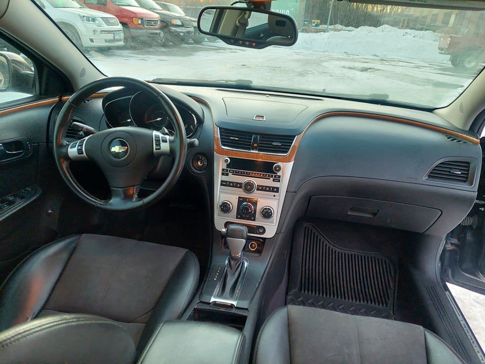 2010 Chevrolet Malibu Image 9